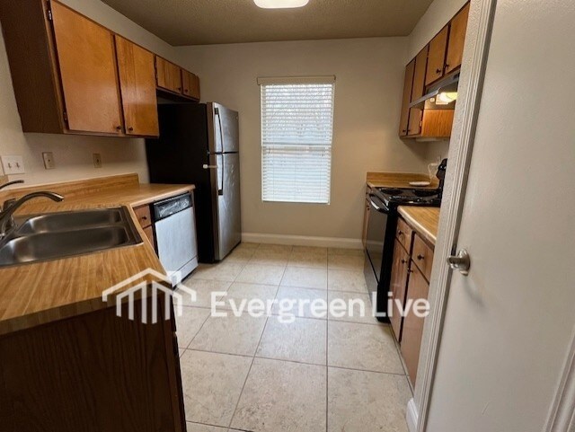 Building Photo - 102 Barnsbury Ct