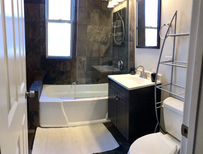 Foto del edificio - 3243 W Evergreen Ave