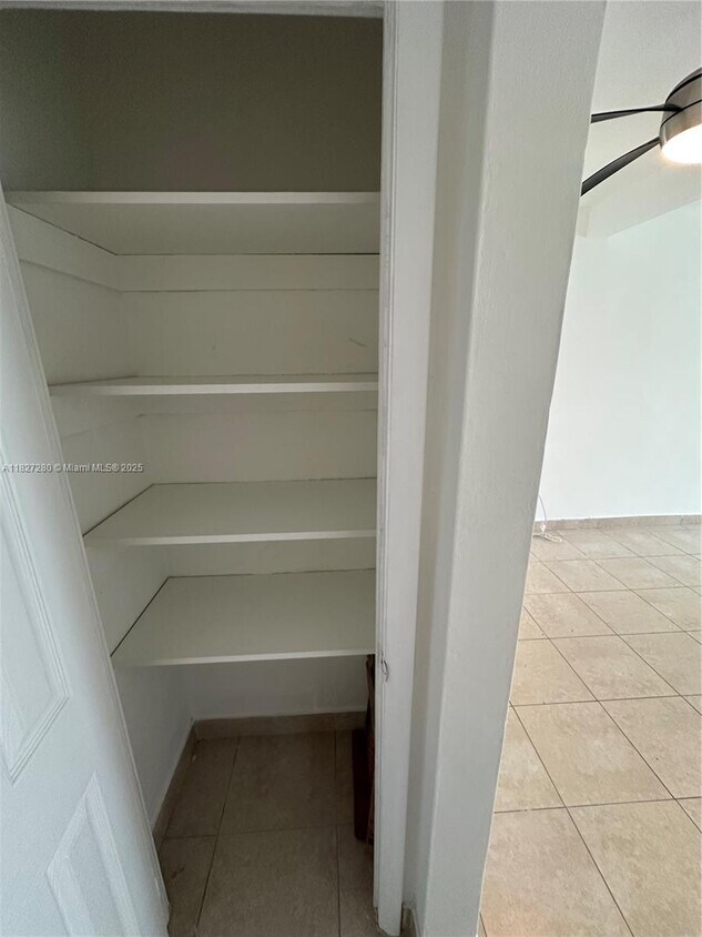 Foto principal - 800 85th St