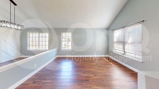 Building Photo - 1517 Yorkshire Dr