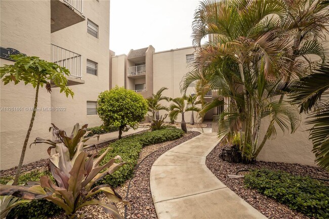 Foto del edificio - 7775 SW 86th St