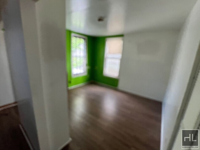 Building Photo - ELSMERE PLACE