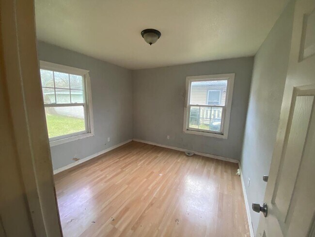 Foto del edificio - 5301 Higgins St