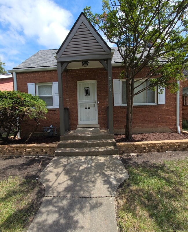 Building Photo - 2103 S 20th Ave