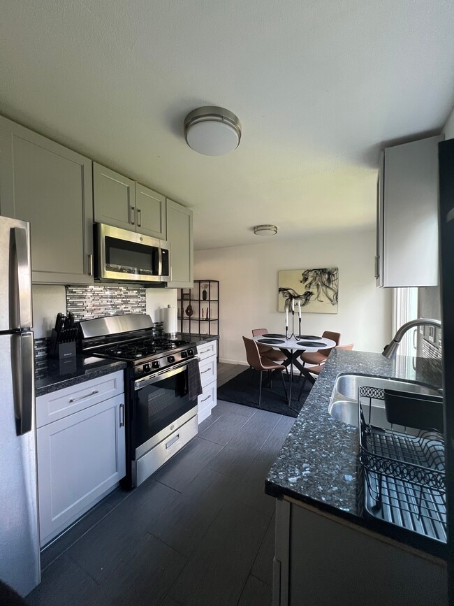 Foto del edificio - 750 Sheridan St