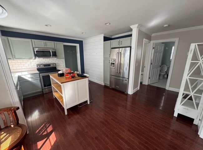 Building Photo - 1533 Harle Ave NW