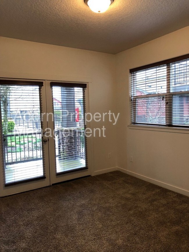 Building Photo - 11185 SE Causey Cir