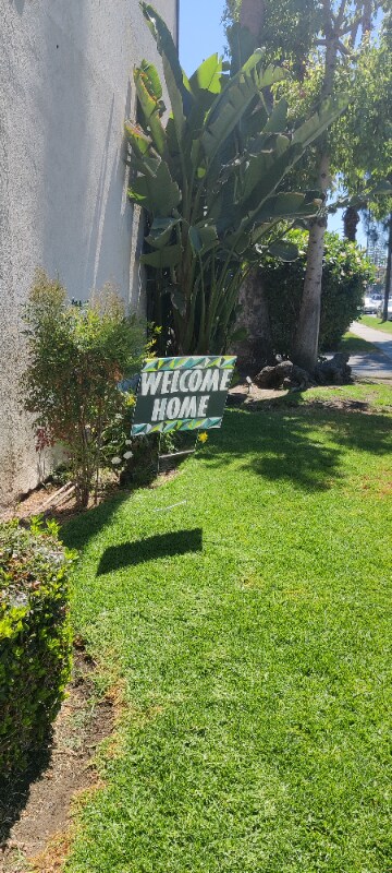 Foto del edificio - 18935 Sherman Way