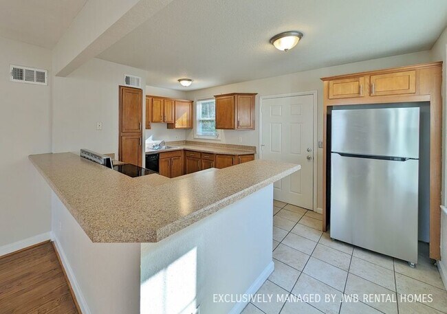 Foto del edificio - 1377 Ingleside Ave