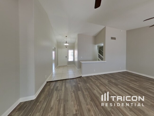 Building Photo - 5813 Blush Ave