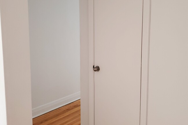 Photo du bâtiment - 4825 Ste-Catherine