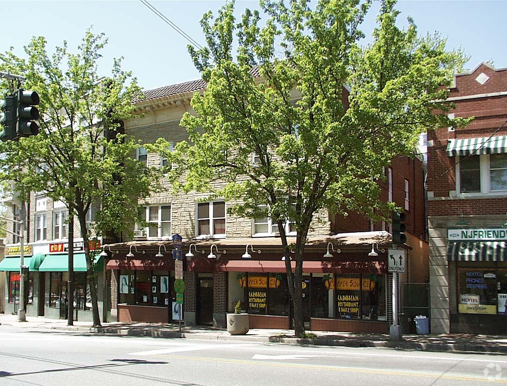 Building Photo - 292-294 Main St