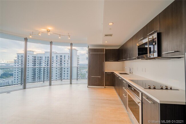 Foto del edificio - 45 SW 9th St