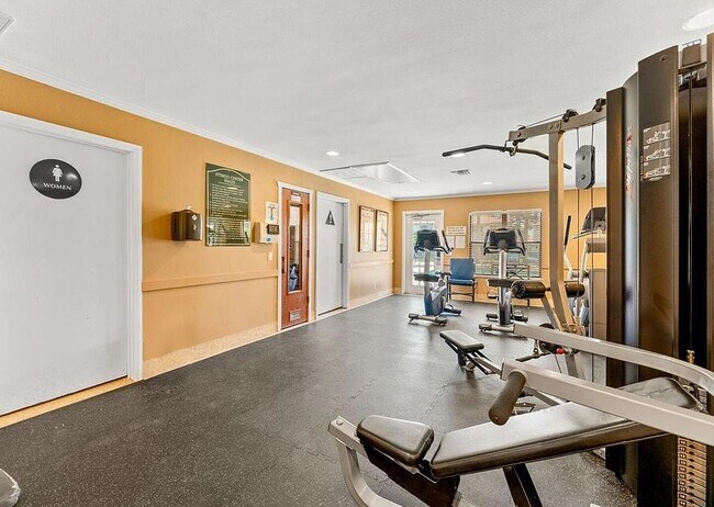 Foto del edificio - 43376 Cook St