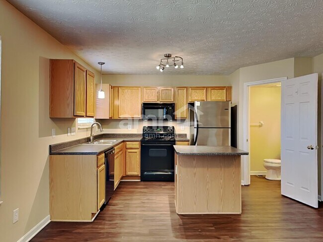 Foto del edificio - 7451 Holyoke Cir
