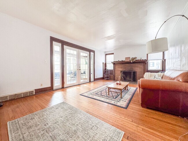 Building Photo - 1632 Jefferson St