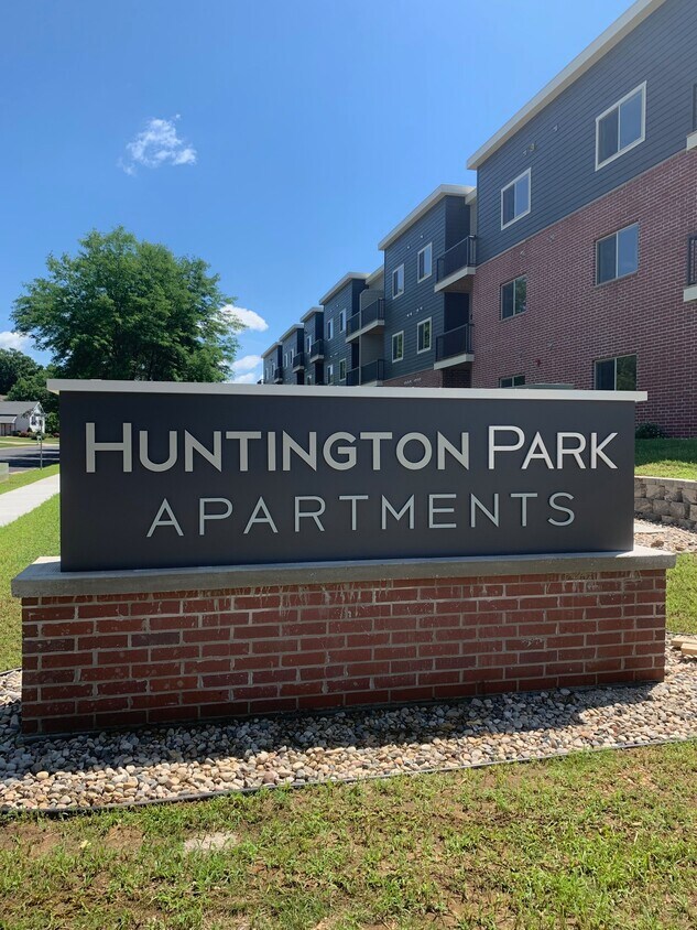 Foto principal - Huntington Park Apartments
