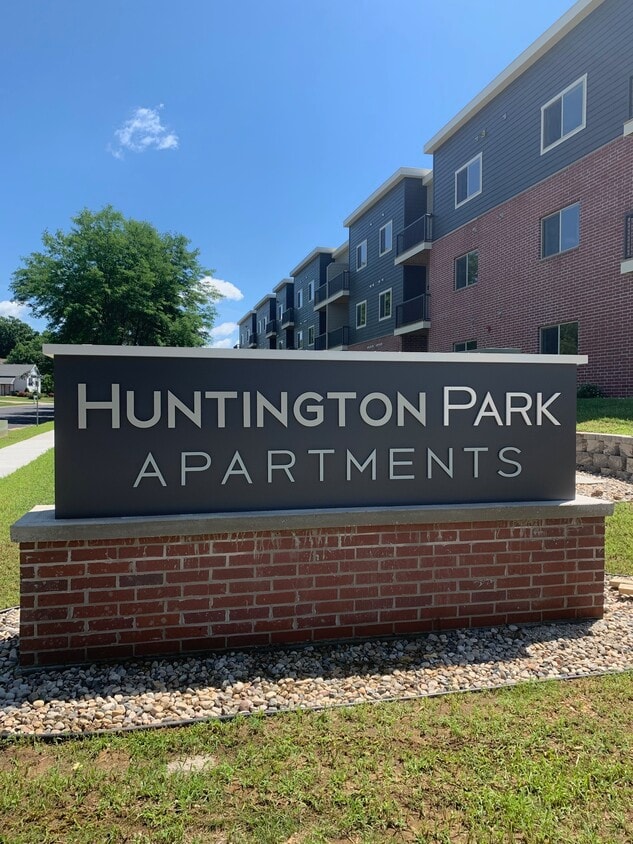 Primary Photo - Huntington Park Apartments
