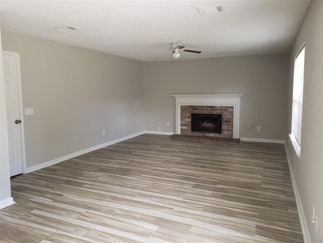 Building Photo - 4910 Cotter Lake Dr