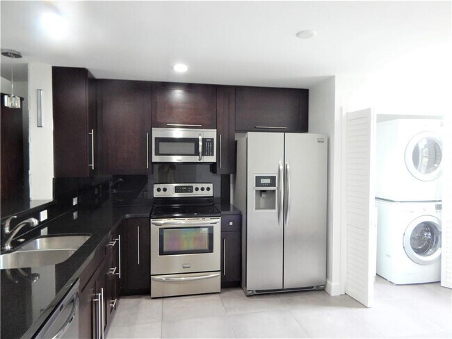 Foto del edificio - 2381 NE 14th Street Causeway