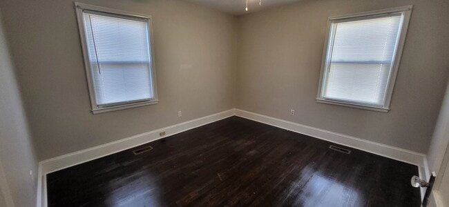 Building Photo - 2-Bedroom 1-Bath House