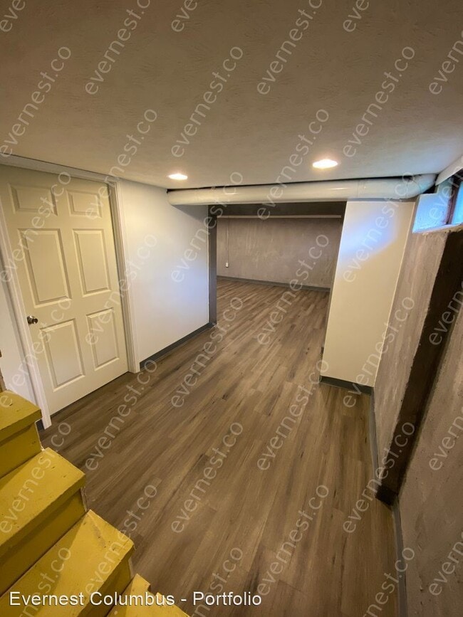 Building Photo - 3 br, 1.5 bath House - 2562 Bristol Rd