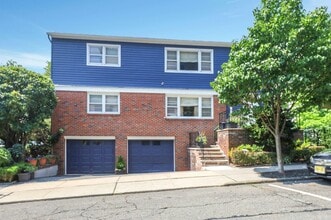 Building Photo - 27 73rd St
