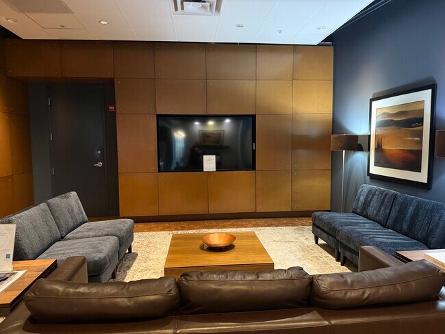 Foto del edificio - 3104 Western Ave