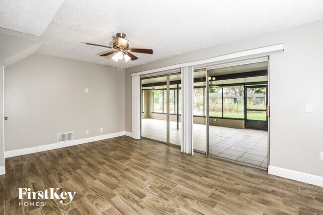 Foto del edificio - 957 Bayward Ct