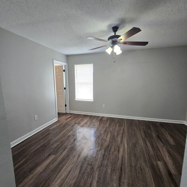 Foto del edificio - 5359 Farm Ridge Dr