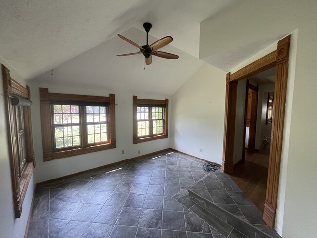 Sun Room - 500 Robinson St