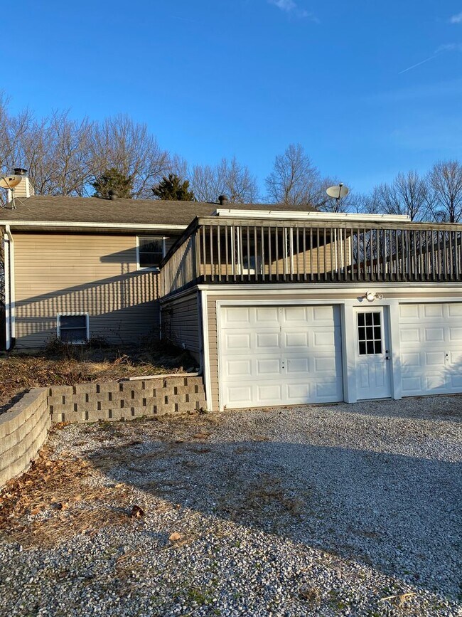 8136 Stage Coach Trail, Millstadt, IL 62260 House Rental in Millstadt