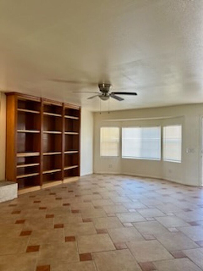 Foto del edificio - 3 Bedroom 2 Bathrooms House w/Pool- Availa...