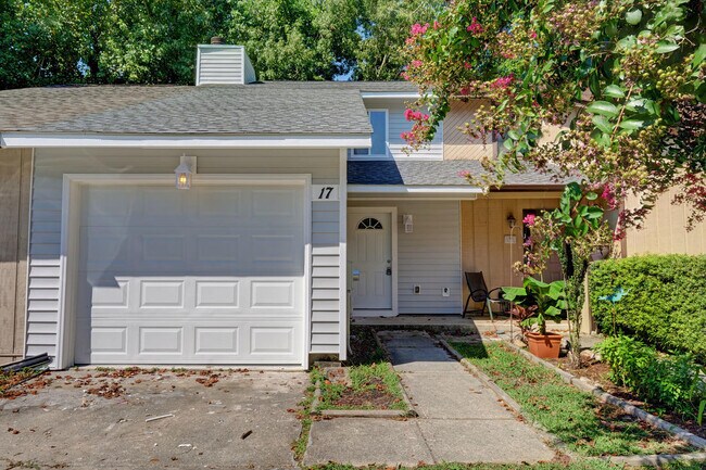 Building Photo - 17 S Onsville Dr.
