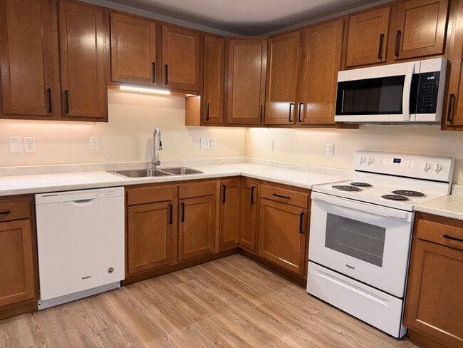 Building Photo - 1009 Boxelder Ave