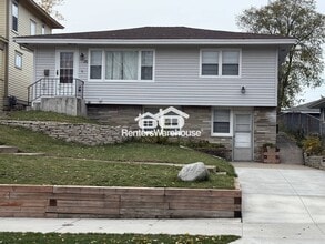 Building Photo - 26 15th Ave N