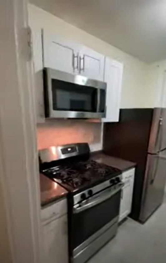 Primary Photo - 3 bedroom Brighton