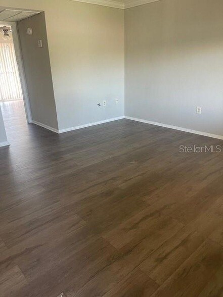 Foto del edificio - 115 Oyster Bay Cir