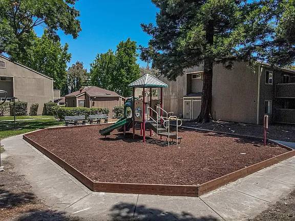 Foto principal - 3388 Red Cedar Terrace