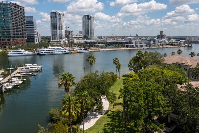 Foto del edificio - 705 Mainsail Dr