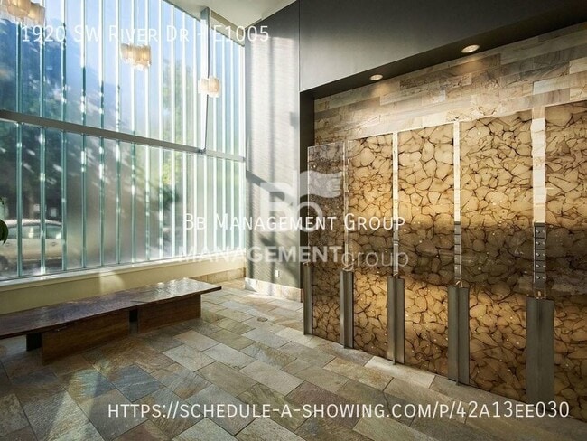 Building Photo - The Strand- Beautiful One-Bedroom With Riv...