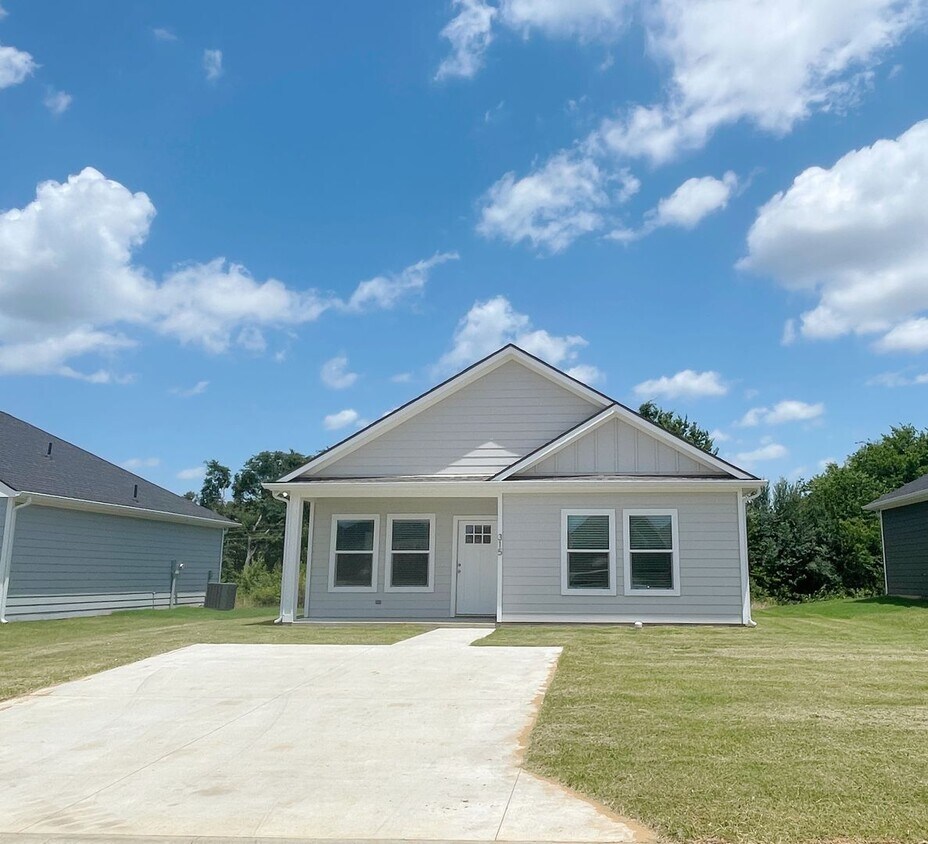 Foto principal - Stunning 2bd 1ba house in a new neighborhood
