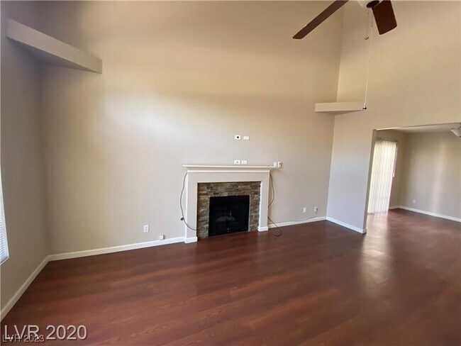 Building Photo - 2823 Dawn Crossing Dr