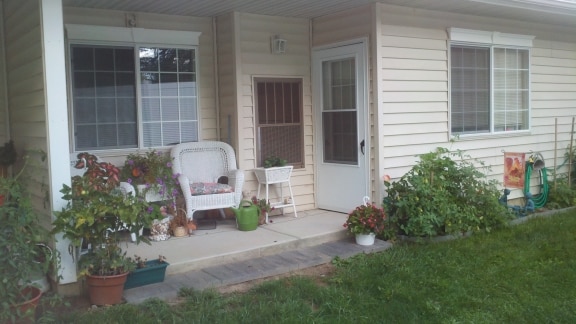 Primary Photo - 408 S Clinton St