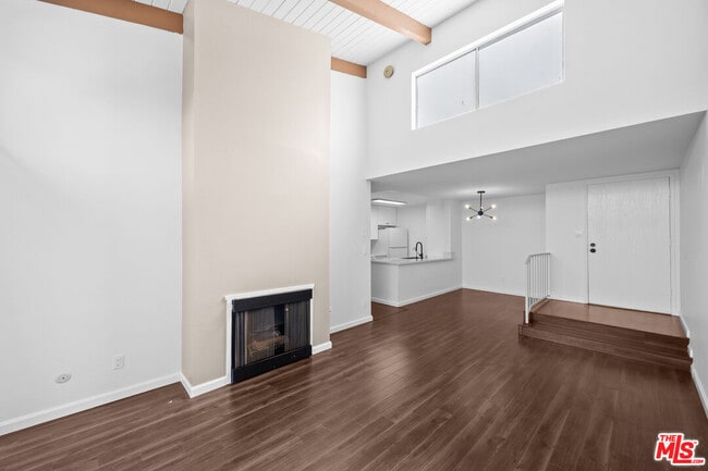 Building Photo - 4900 Overland Ave