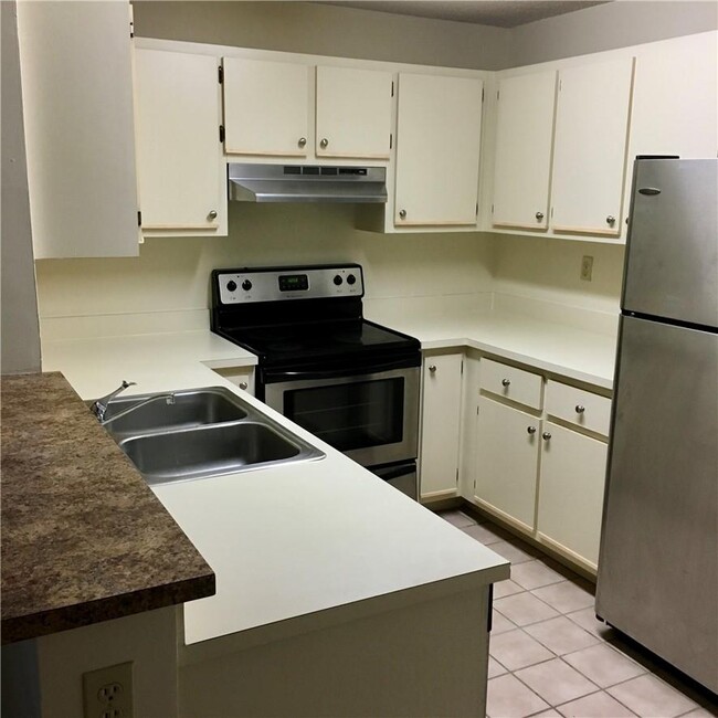 Building Photo - 351 Palm Way