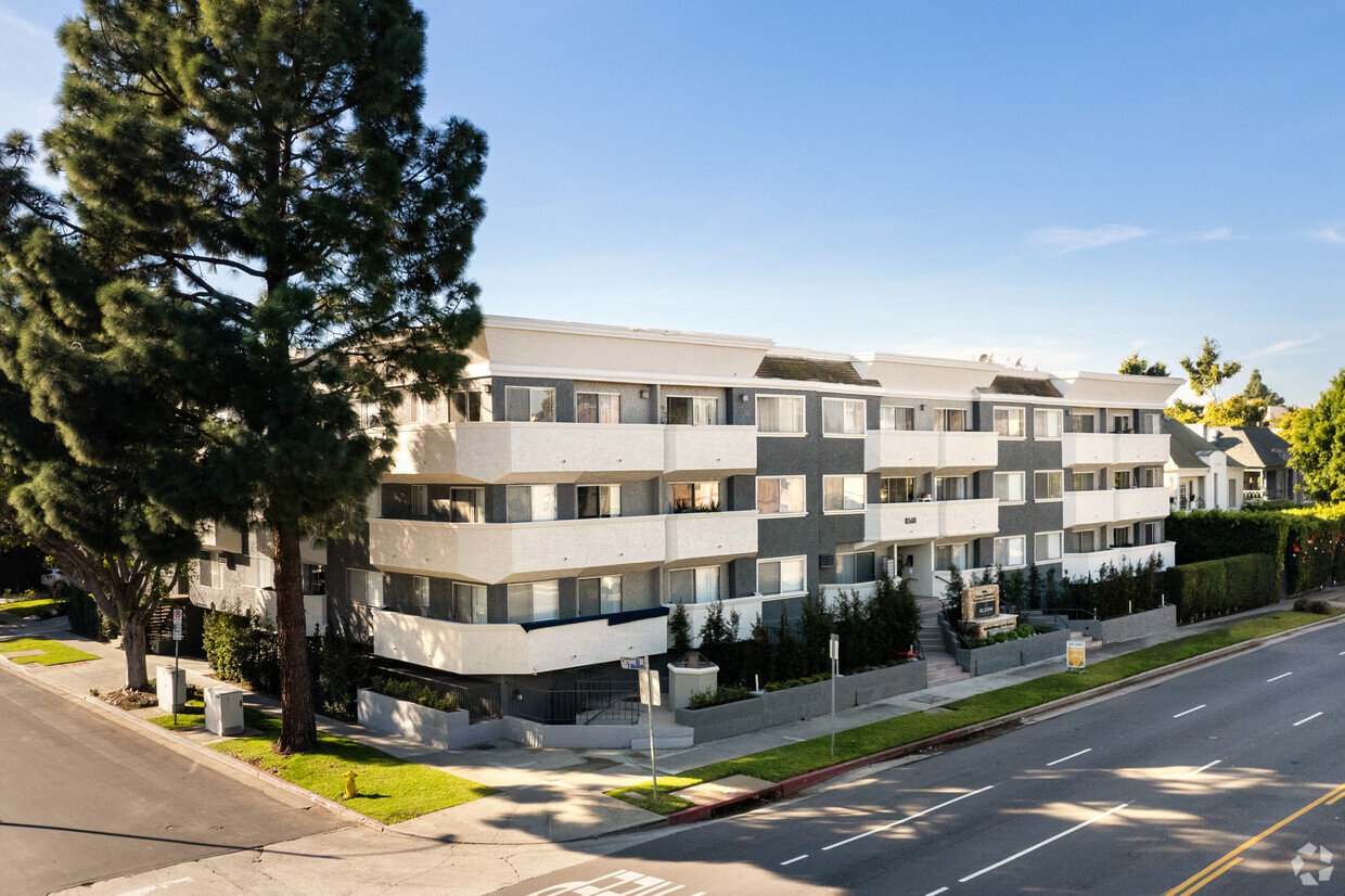 Primary Photo - Bloom Beverly Hills