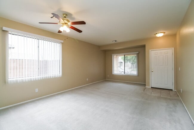 Foto del edificio - 3961 E Simpson Rd