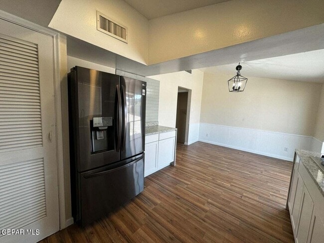 Building Photo - 7121 Alto Rey Ave