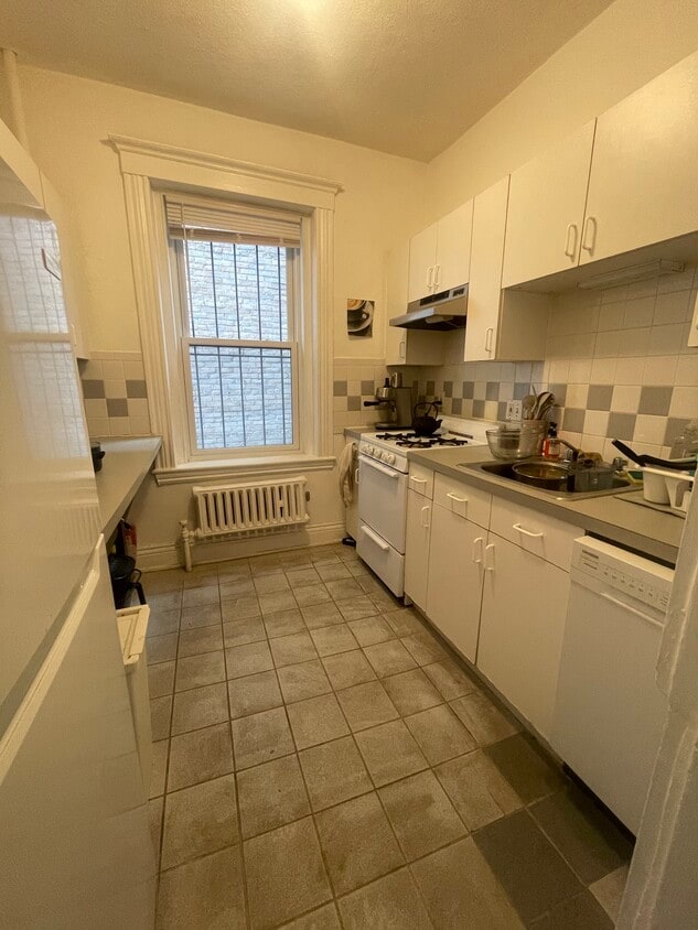 Primary Photo - 7 Lothian Rd